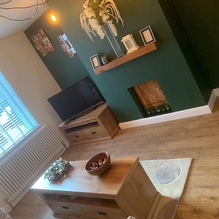 Quaint 1 Bedroom Cottage In Pudsey, Leeds Экстерьер фото