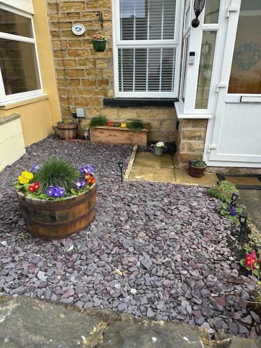 Quaint 1 Bedroom Cottage In Pudsey, Leeds Экстерьер фото