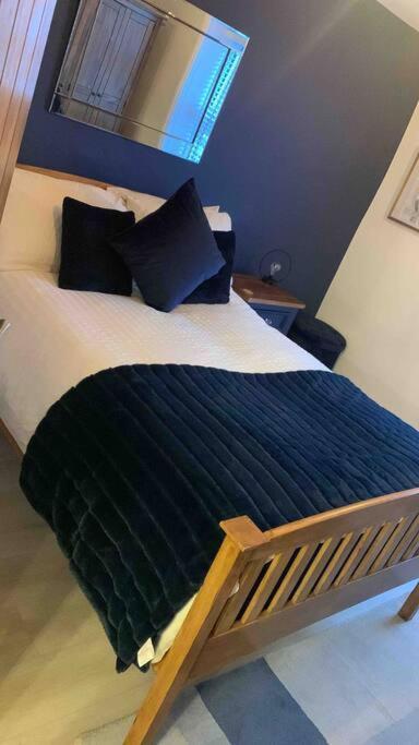 Quaint 1 Bedroom Cottage In Pudsey, Leeds Экстерьер фото