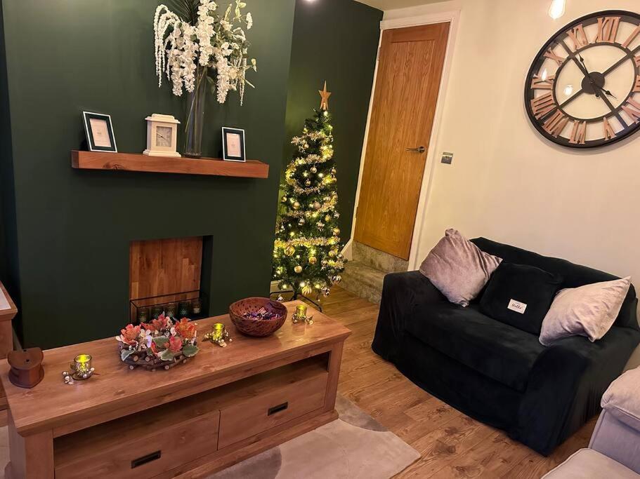 Quaint 1 Bedroom Cottage In Pudsey, Leeds Экстерьер фото
