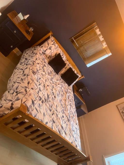 Quaint 1 Bedroom Cottage In Pudsey, Leeds Экстерьер фото