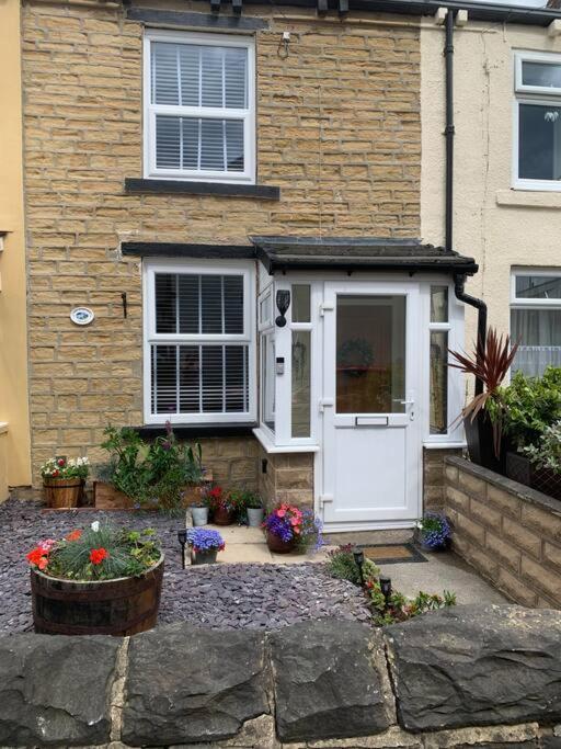 Quaint 1 Bedroom Cottage In Pudsey, Leeds Экстерьер фото